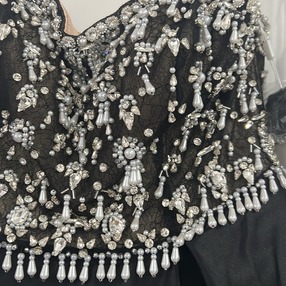 MAC DUGGAL DRESS - Picture 6 of 15